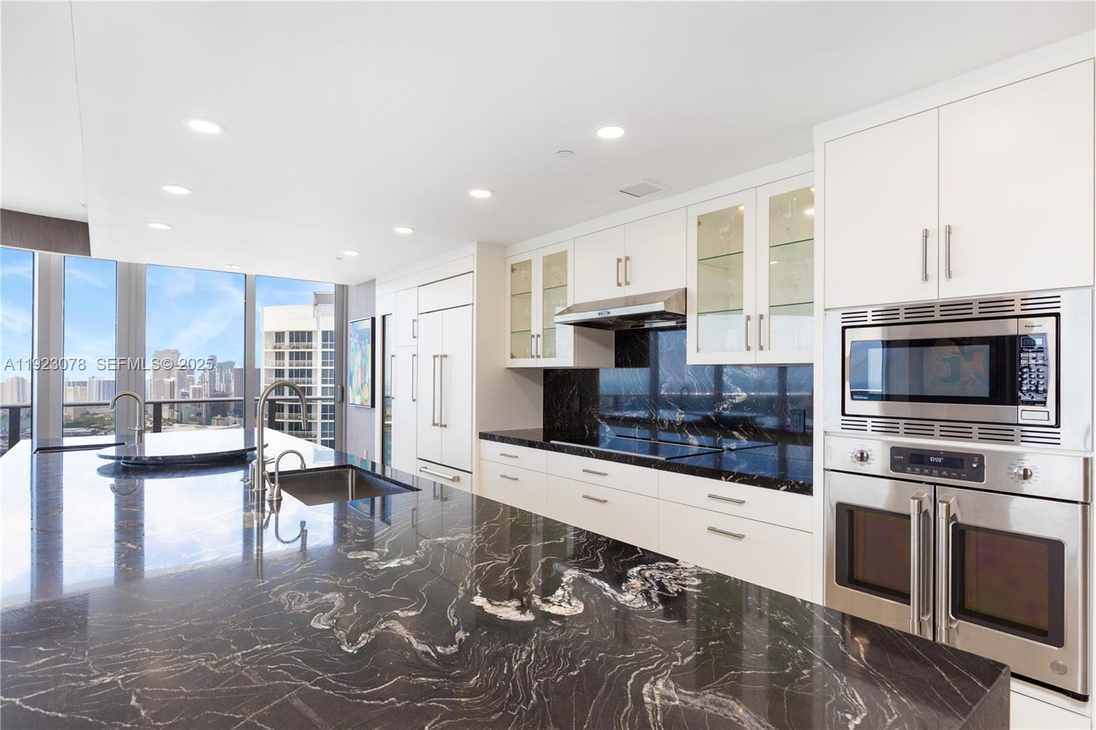 ARIA ON THE BAY CONDO - Residential