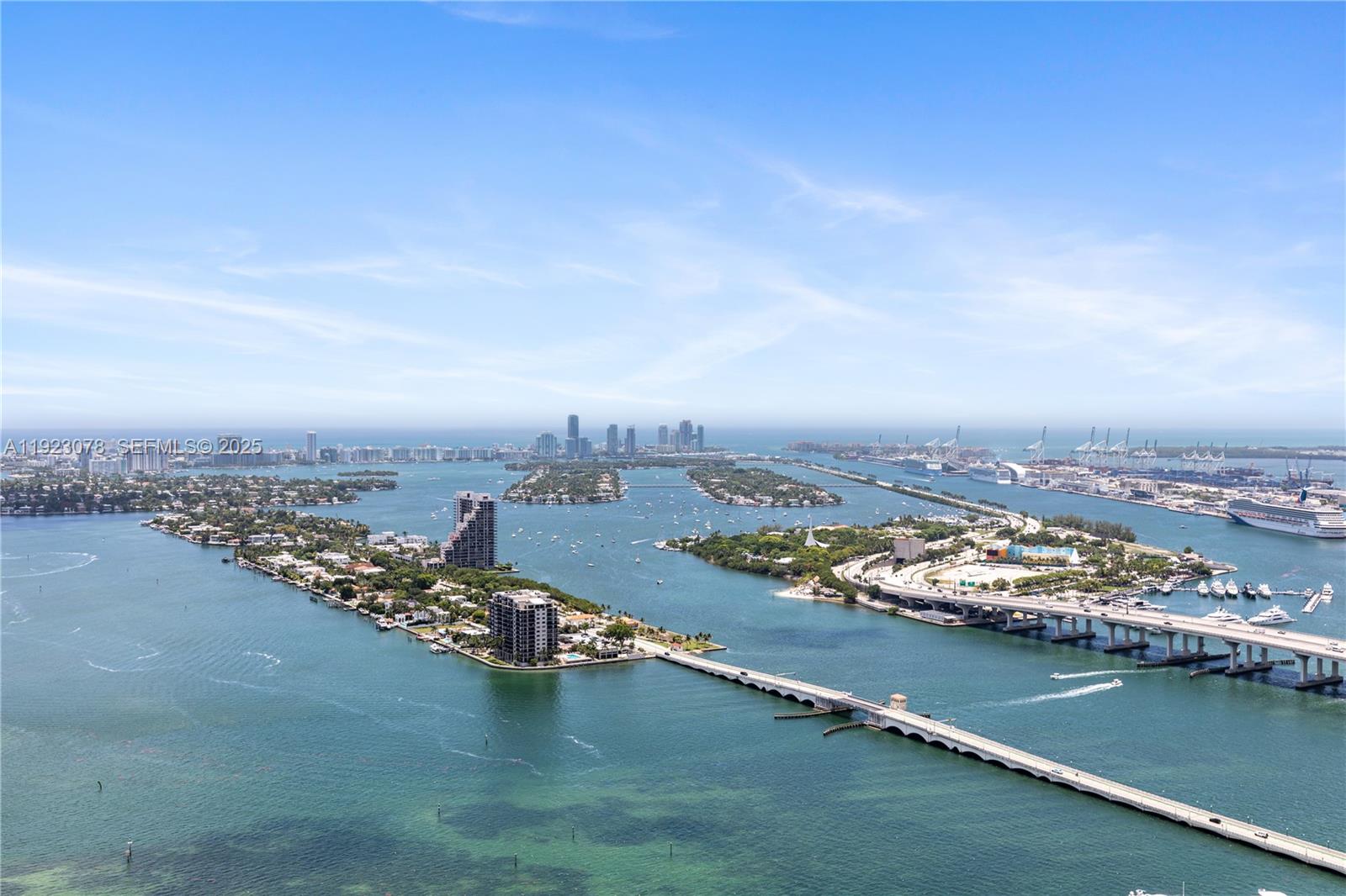 ARIA ON THE BAY CONDO - Residential