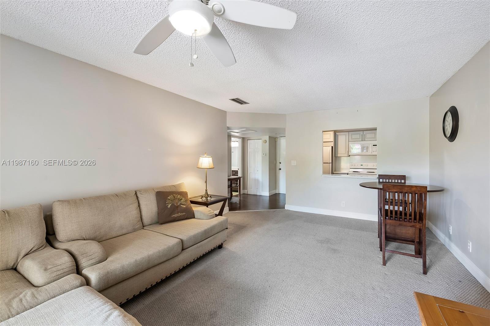 BARCELONA GARDENS 400 CON - Residential Lease