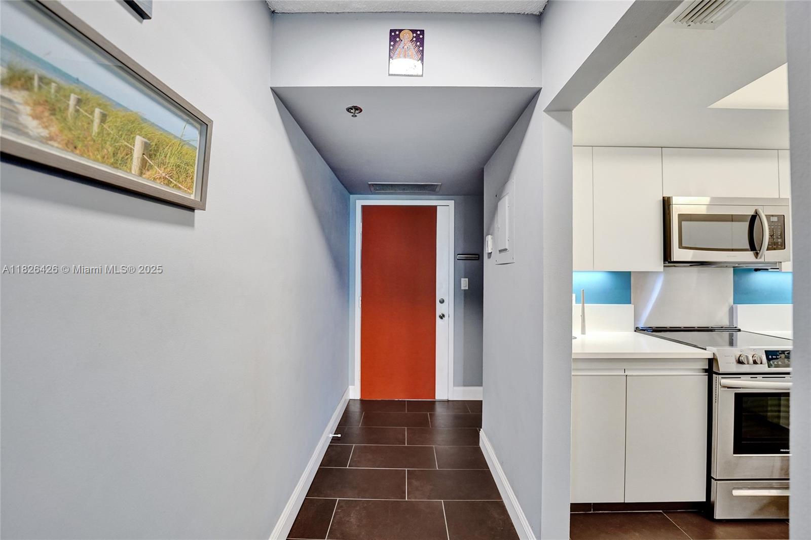 SUMMIT CONDO - Residential