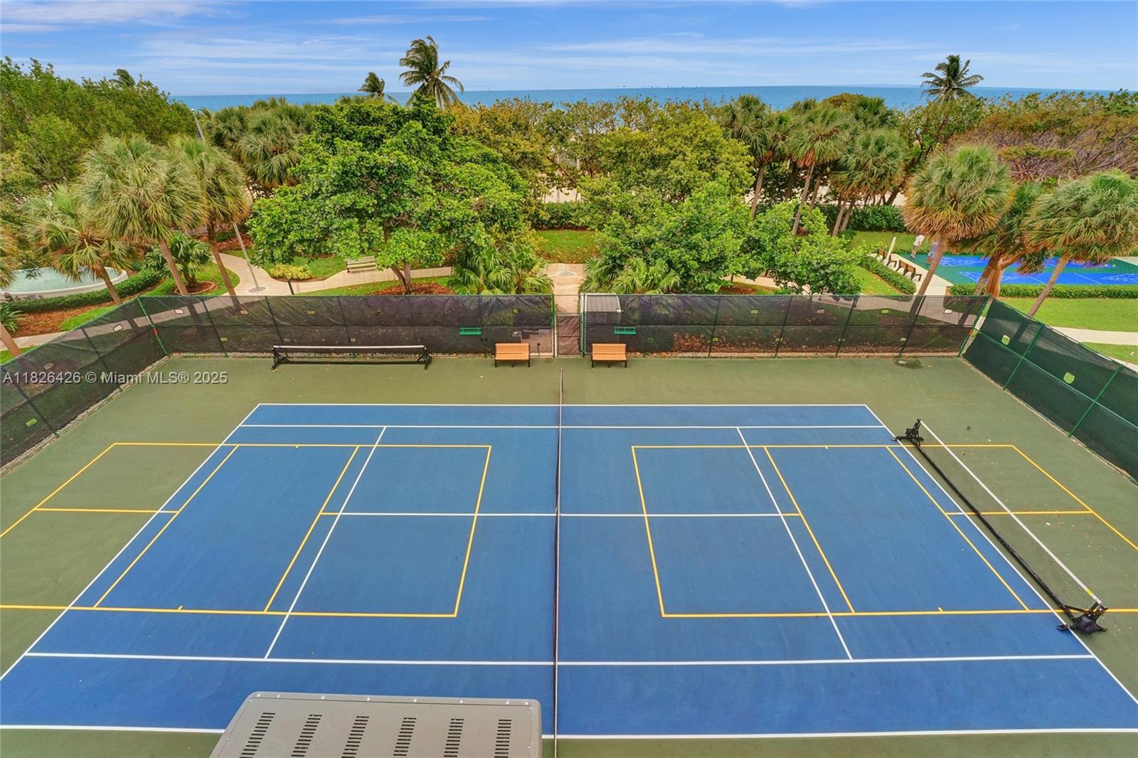 SUMMIT CONDO - Residential