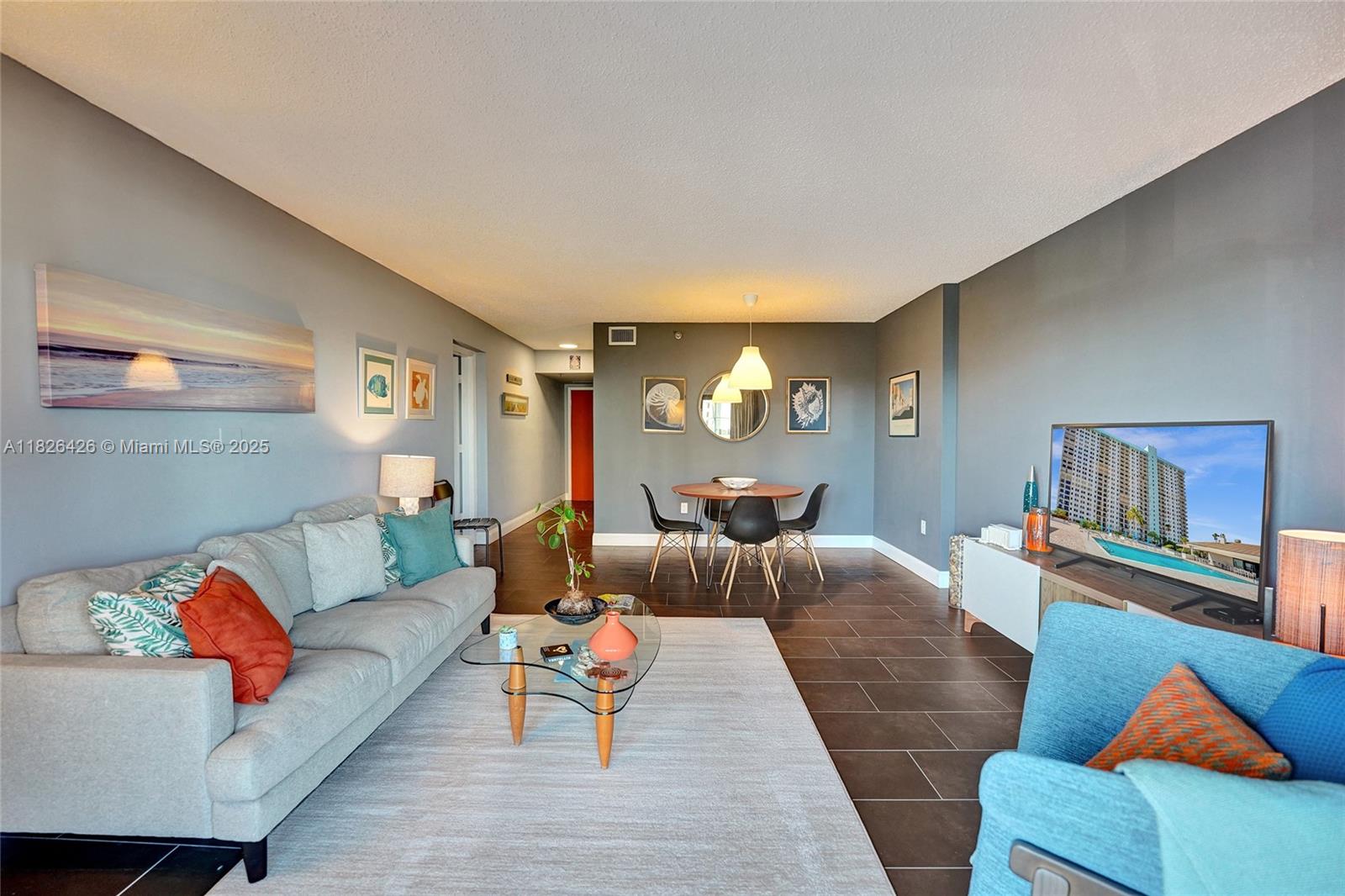 SUMMIT CONDO - Residential