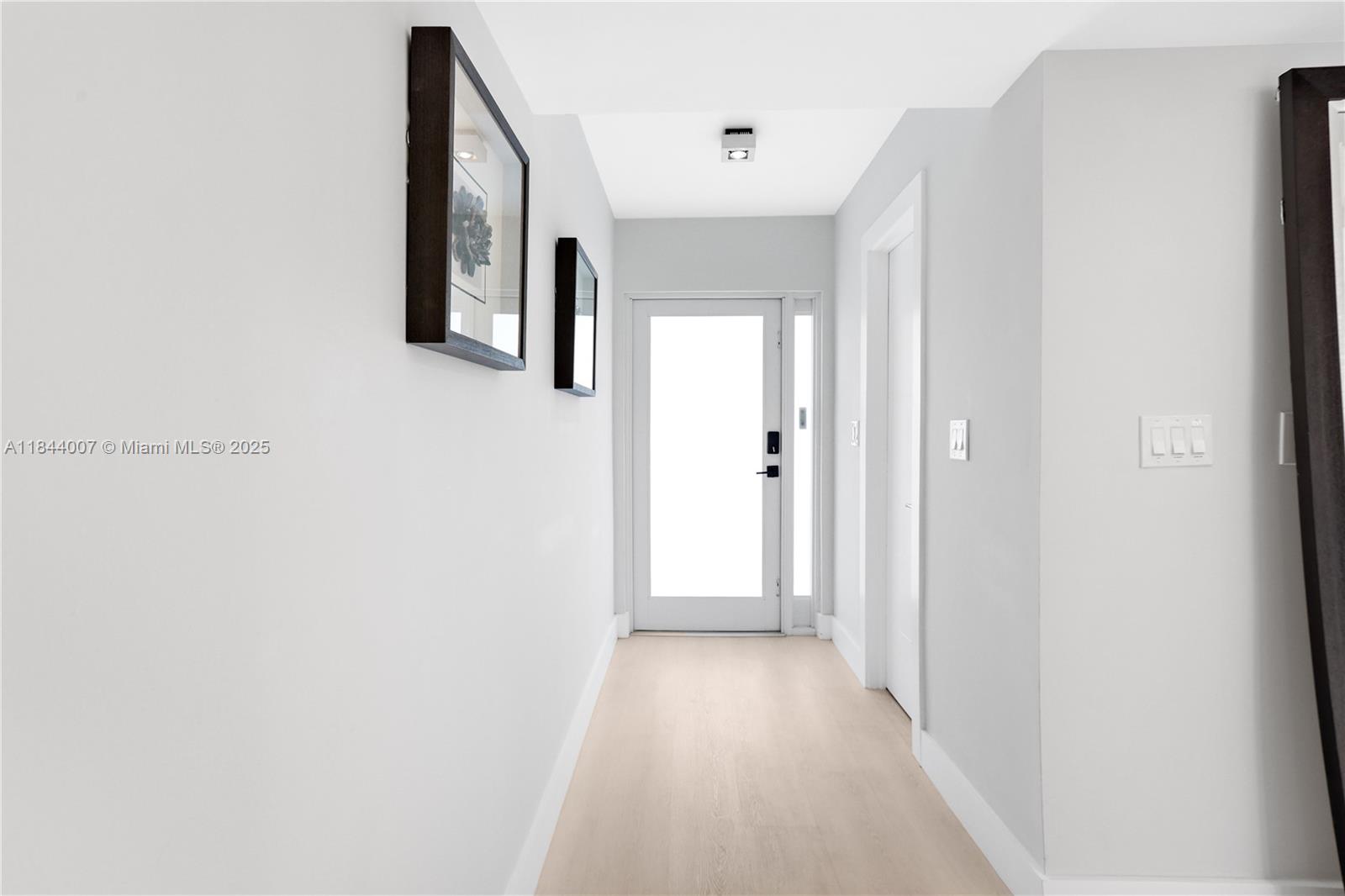 325 Poinciana Dr 905