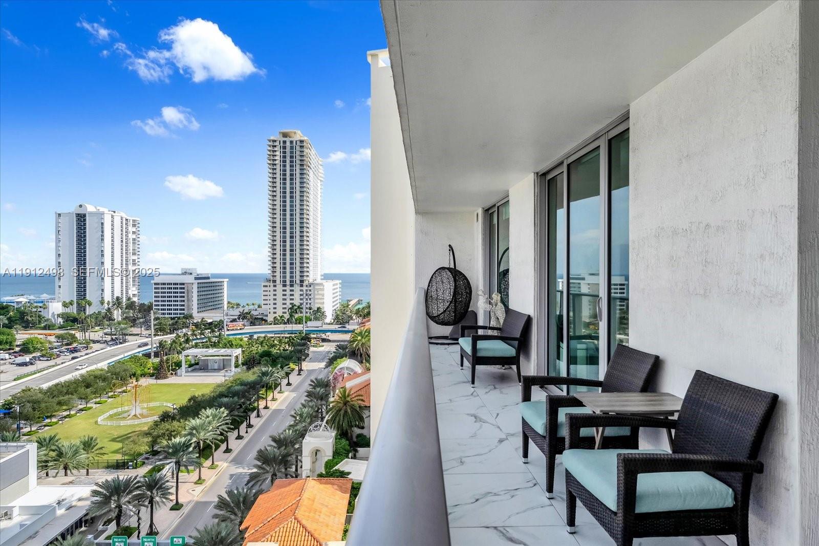 PARQUE TOWERS CONDO - Residential