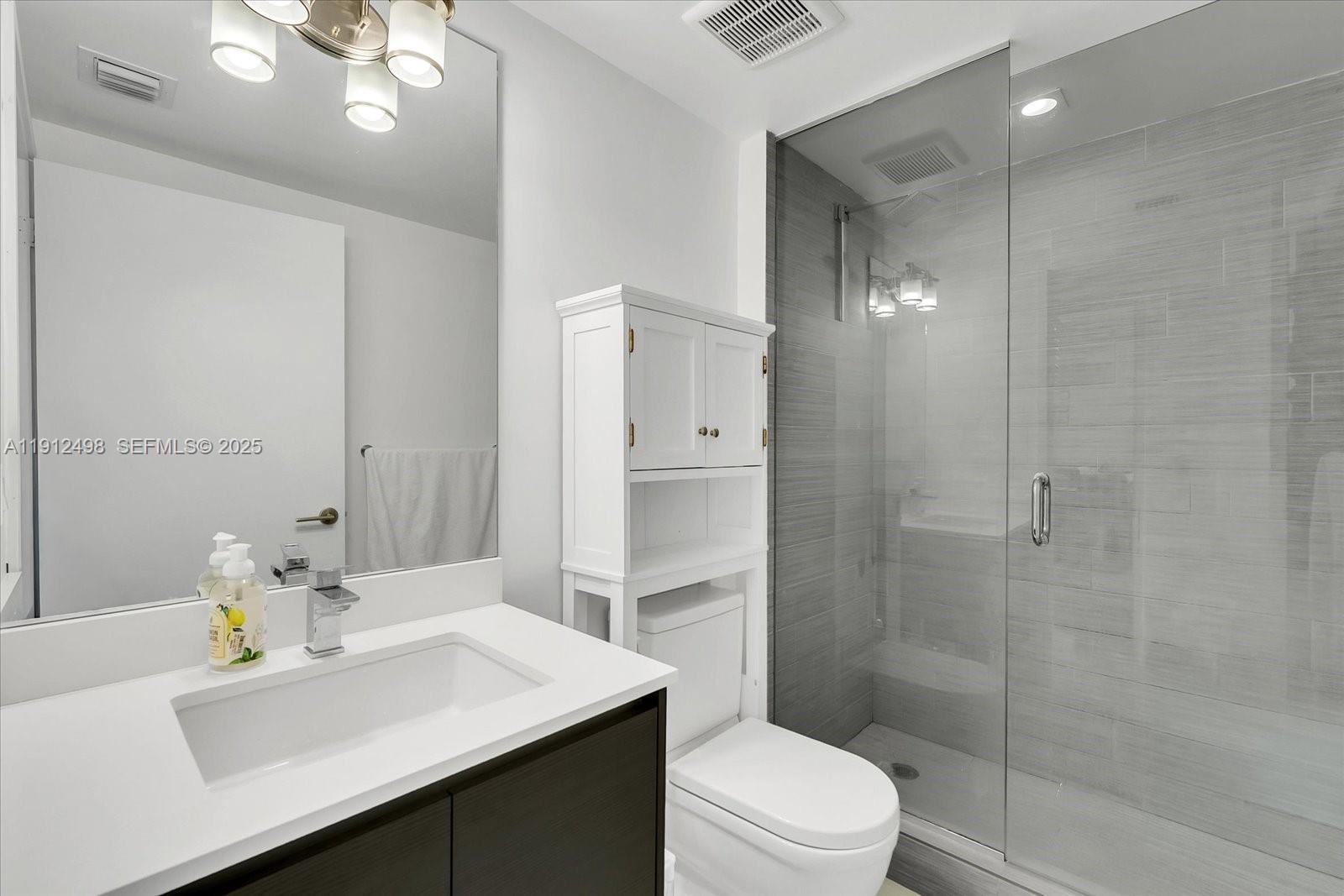 PARQUE TOWERS CONDO - Residential