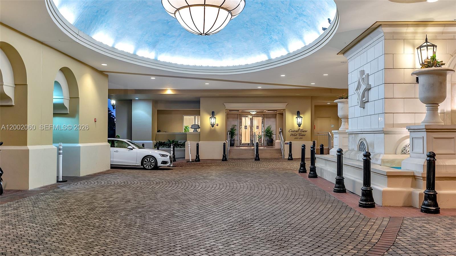 ST TROPEZ ON THE BAY II C - Residential