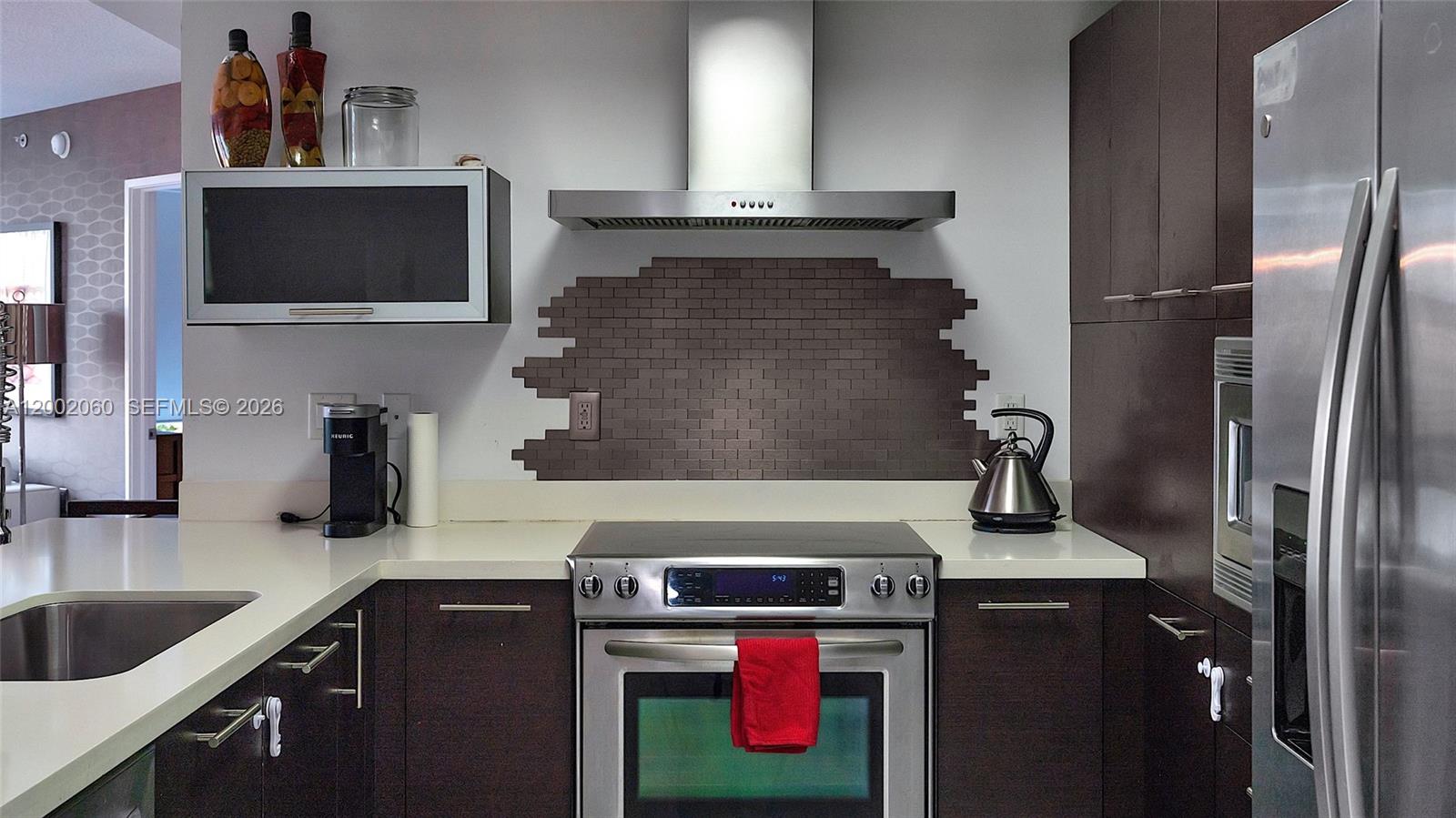 ST TROPEZ ON THE BAY II C - Residential