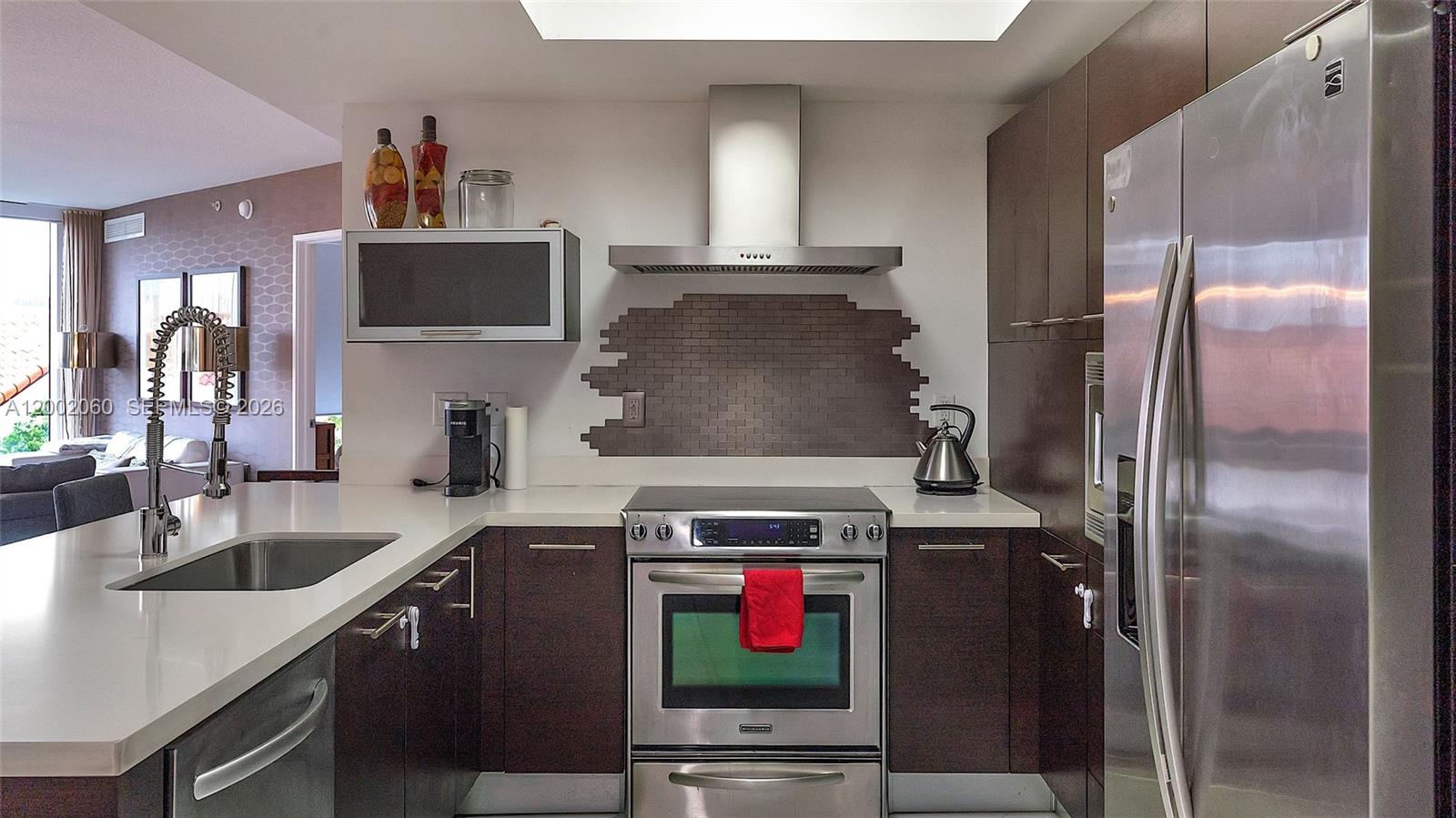 ST TROPEZ ON THE BAY II C - Residential