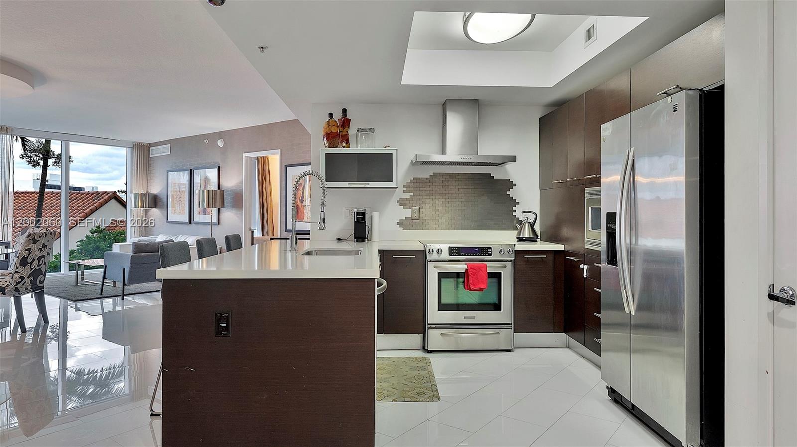 ST TROPEZ ON THE BAY II C - Residential