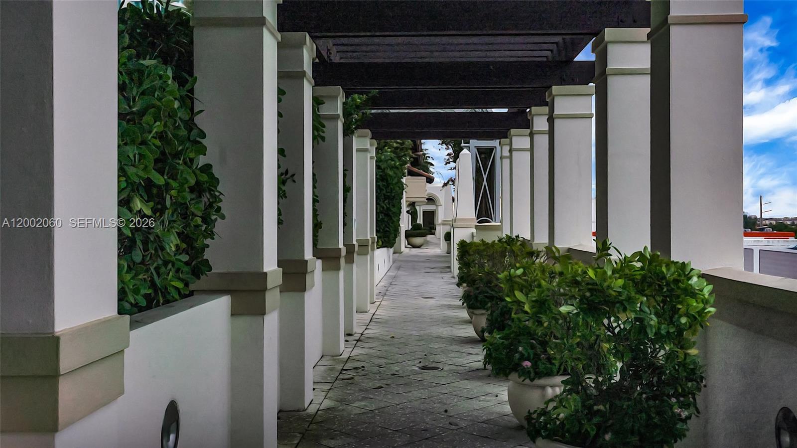 ST TROPEZ ON THE BAY II C - Residential