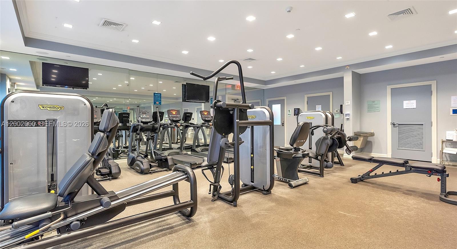 ST TROPEZ ON THE BAY II C - Residential