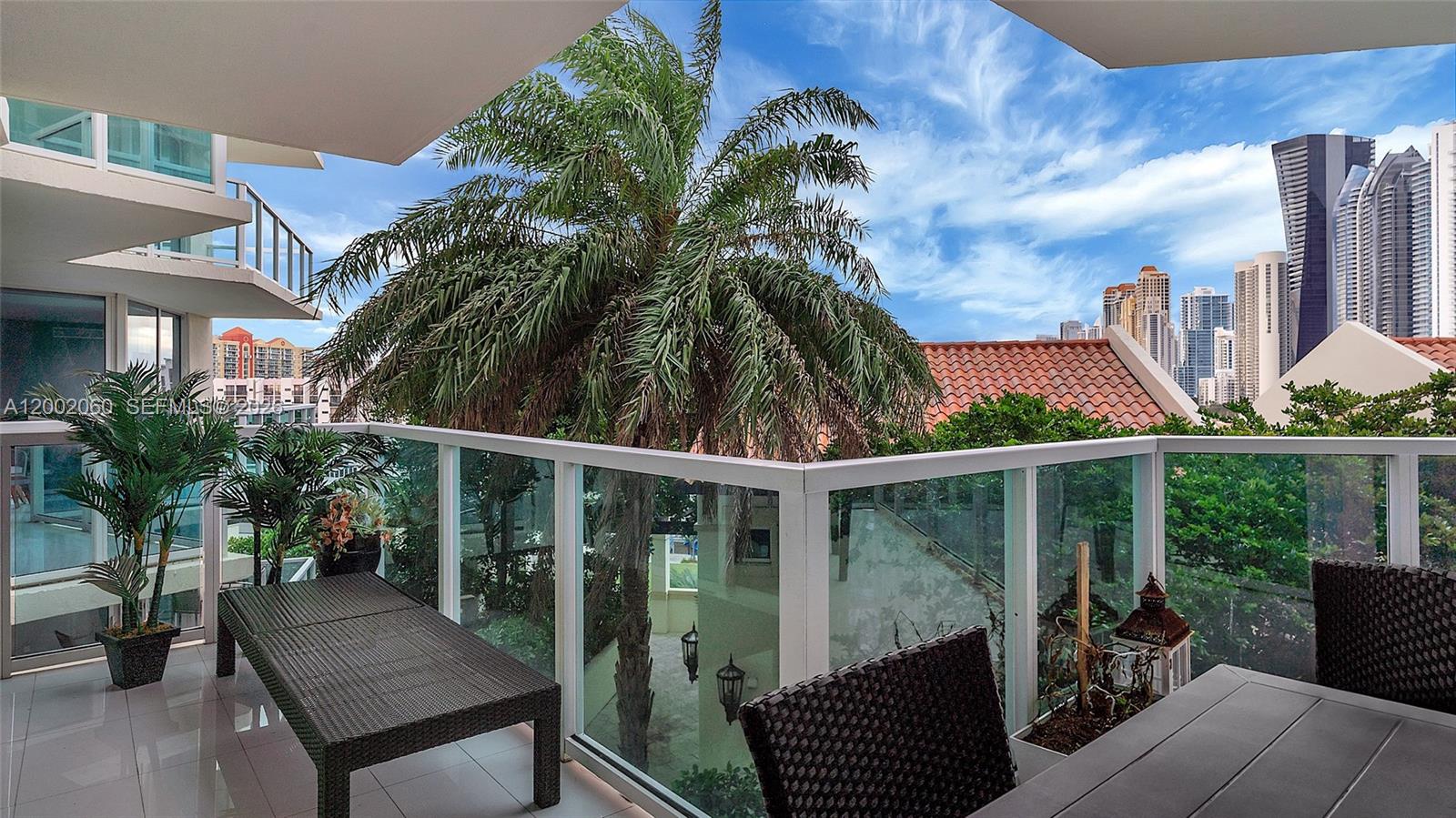 ST TROPEZ ON THE BAY II C - Residential