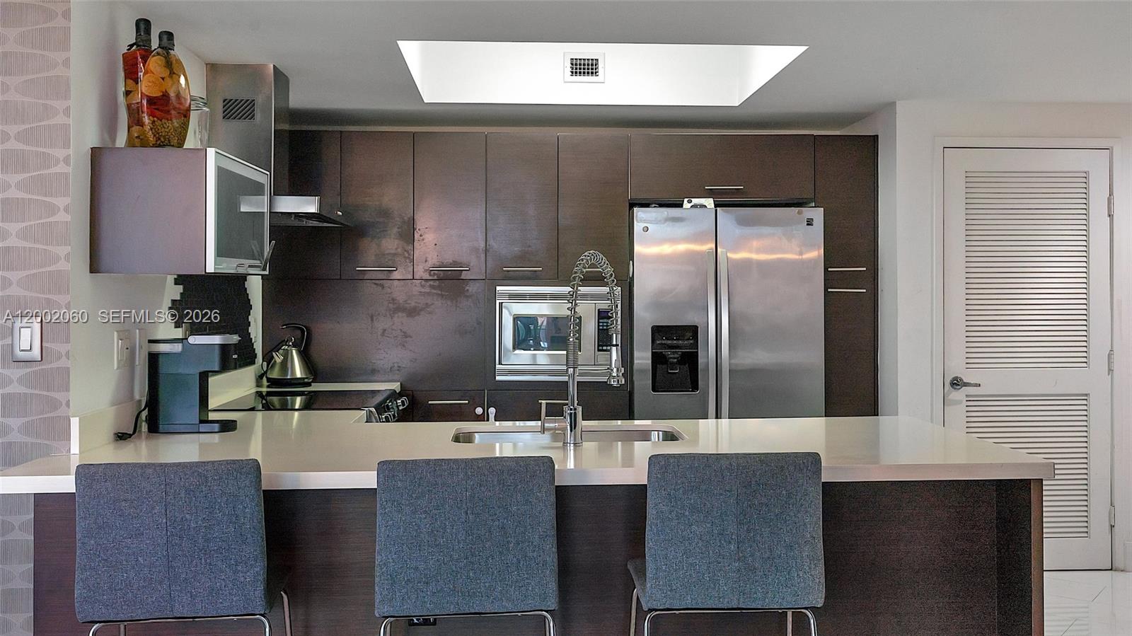 ST TROPEZ ON THE BAY II C - Residential