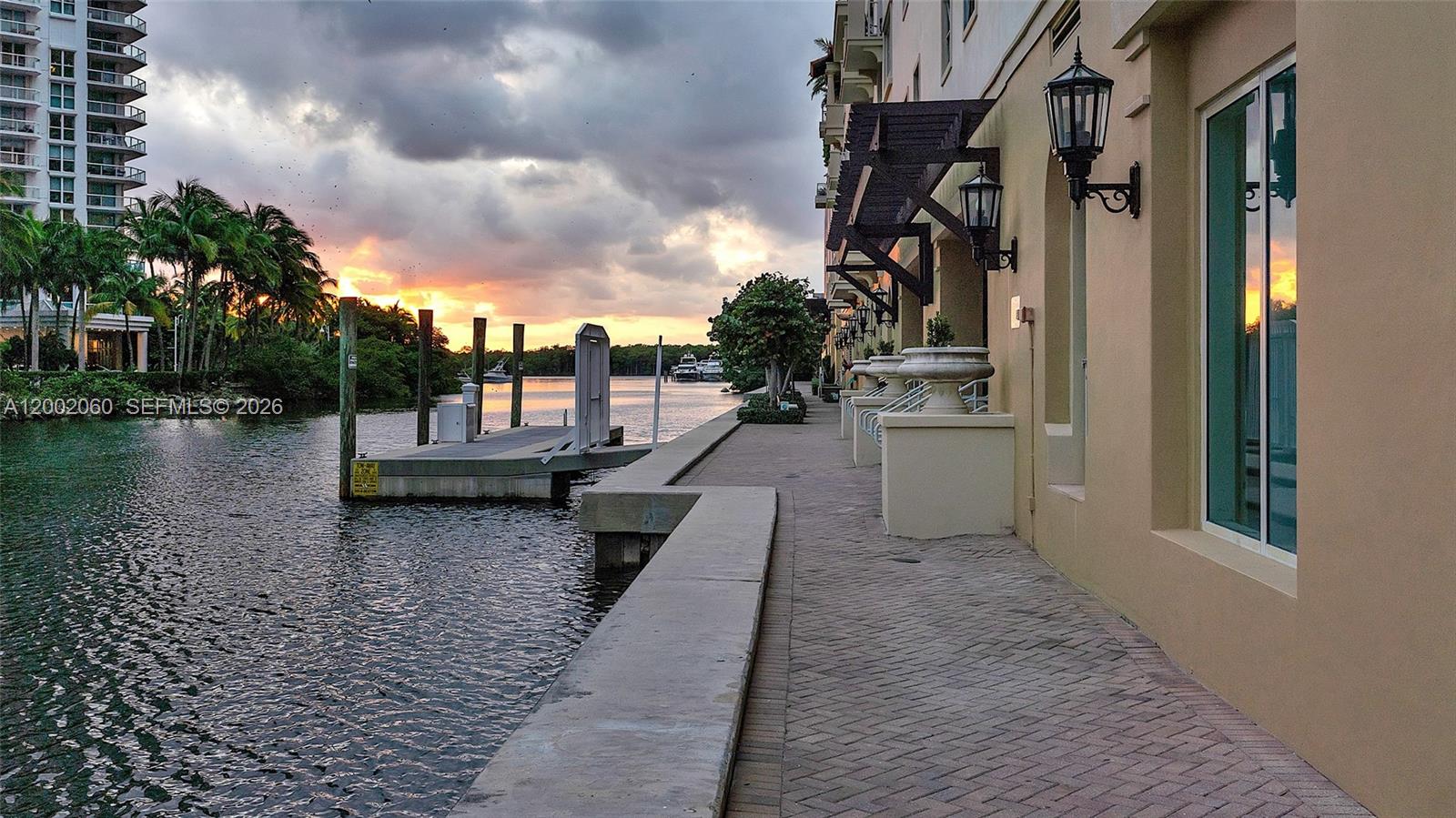 ST TROPEZ ON THE BAY II C - Residential