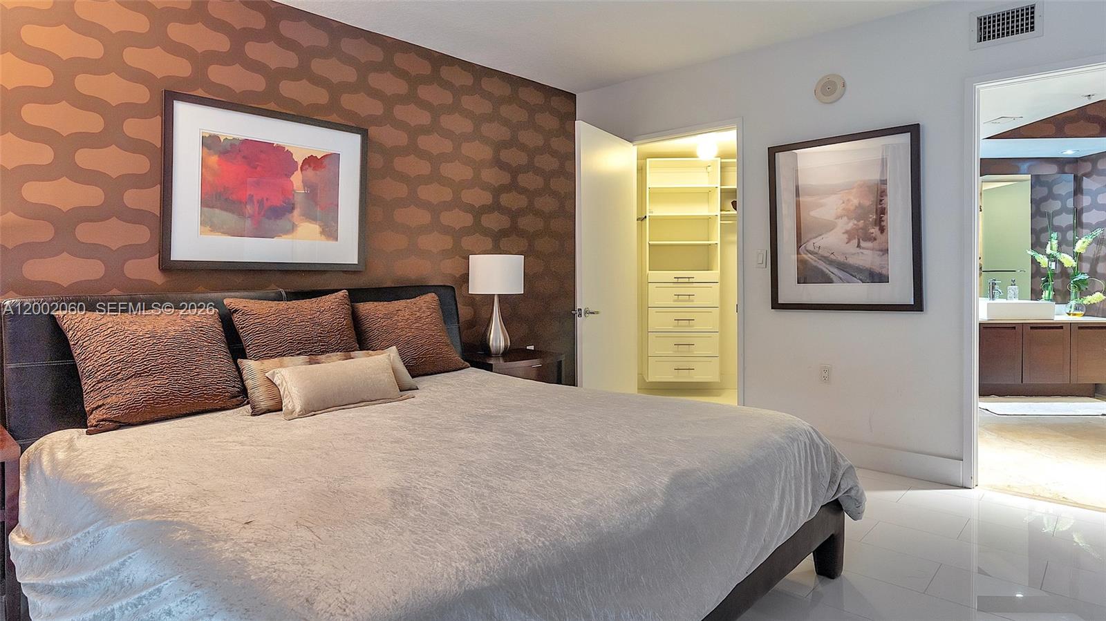 ST TROPEZ ON THE BAY II C - Residential