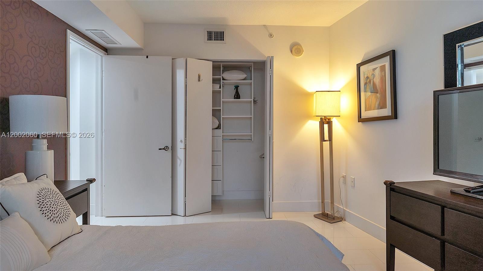 ST TROPEZ ON THE BAY II C - Residential