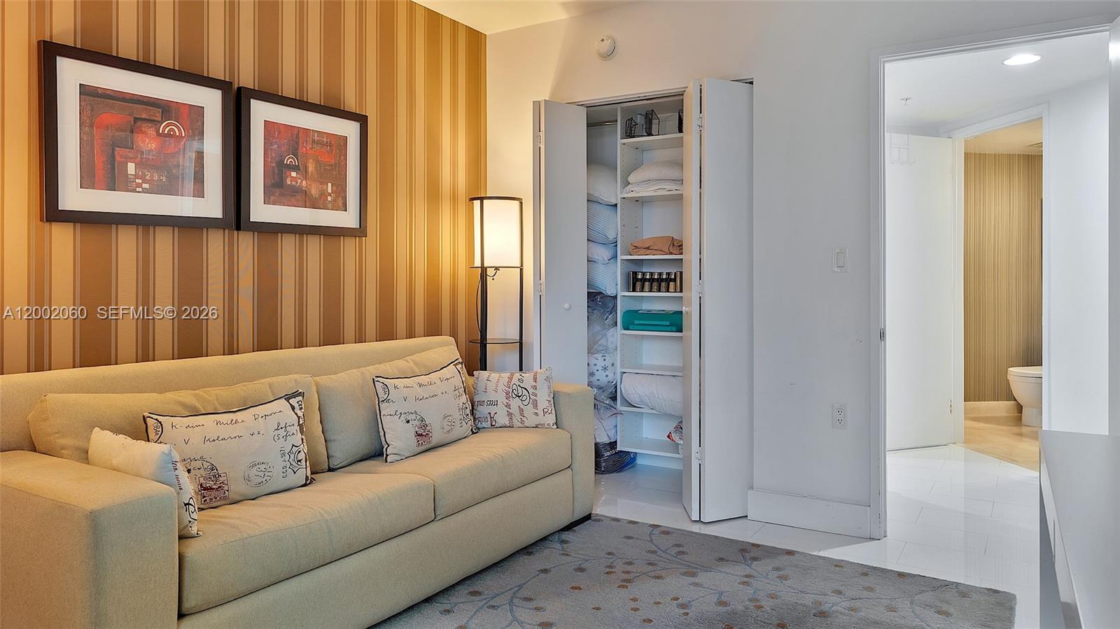 ST TROPEZ ON THE BAY II C - Residential