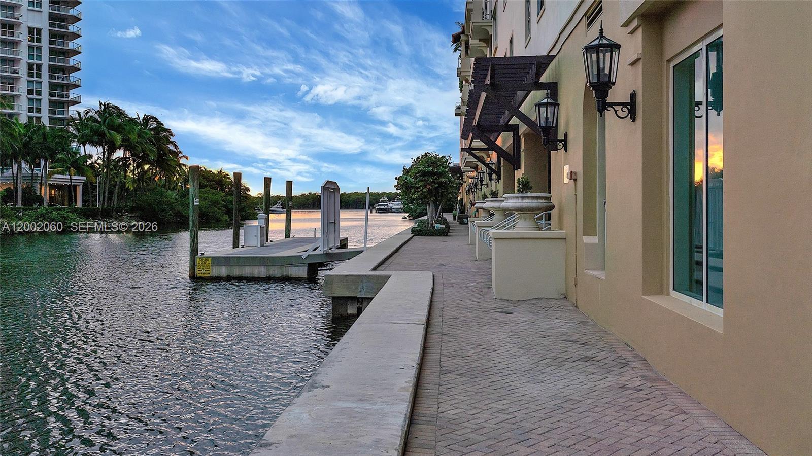 ST TROPEZ ON THE BAY II C - Residential