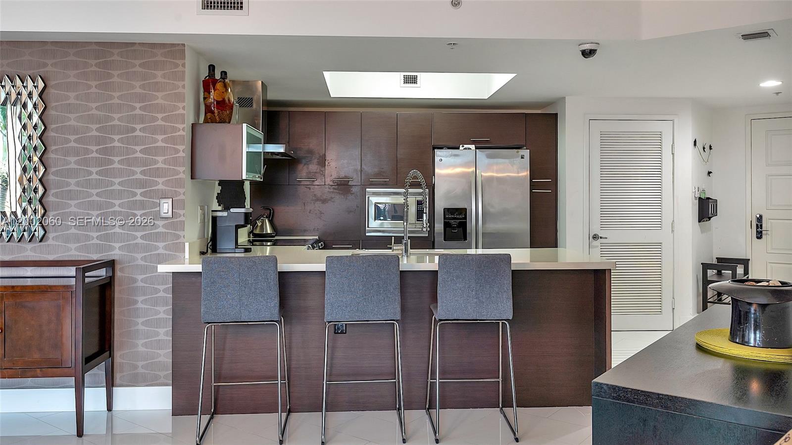 ST TROPEZ ON THE BAY II C - Residential