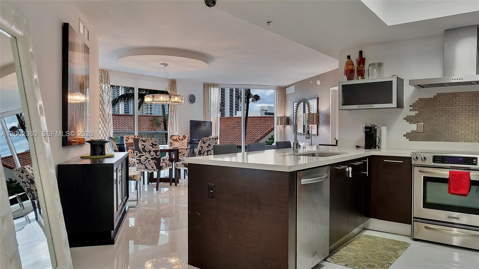 ST TROPEZ ON THE BAY II C - Residential