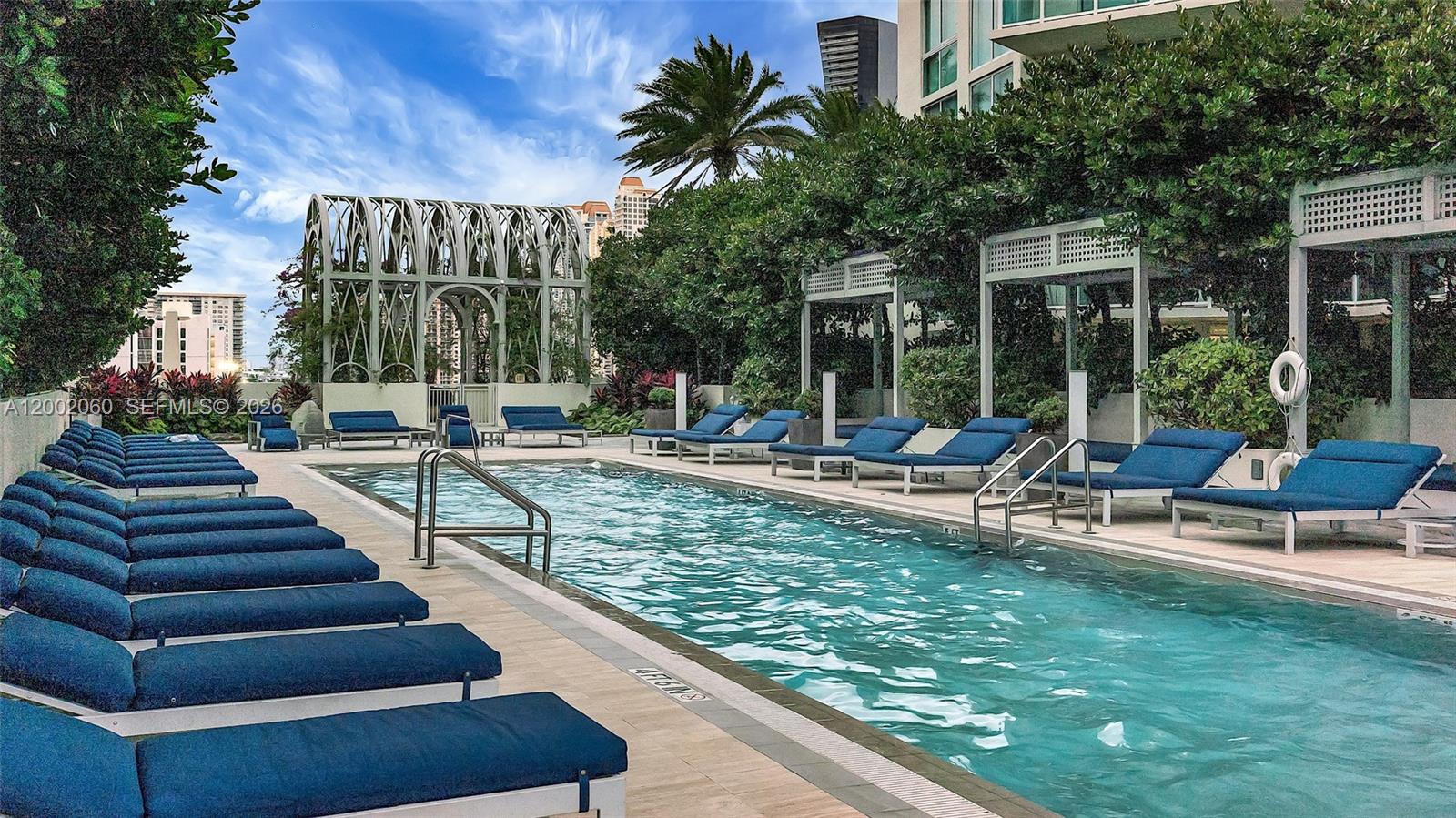 ST TROPEZ ON THE BAY II C - Residential