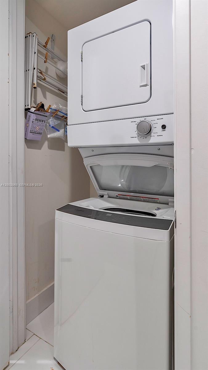 ST TROPEZ ON THE BAY II C - Residential