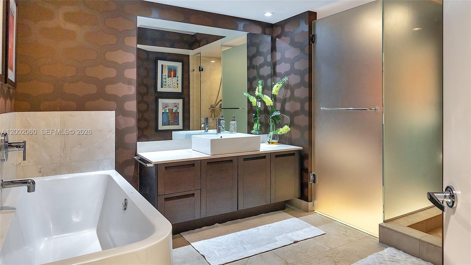 ST TROPEZ ON THE BAY II C - Residential