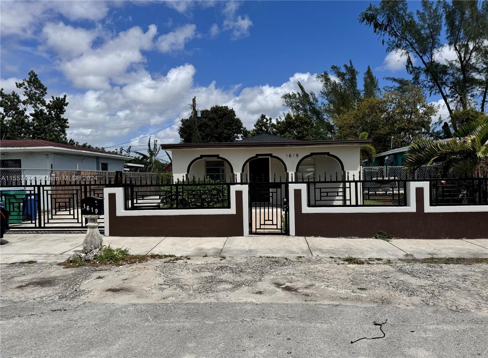 1619 Nw 112th St St, Miami, Broward County, Florida - 4 Bedrooms  
3 Bathrooms - 