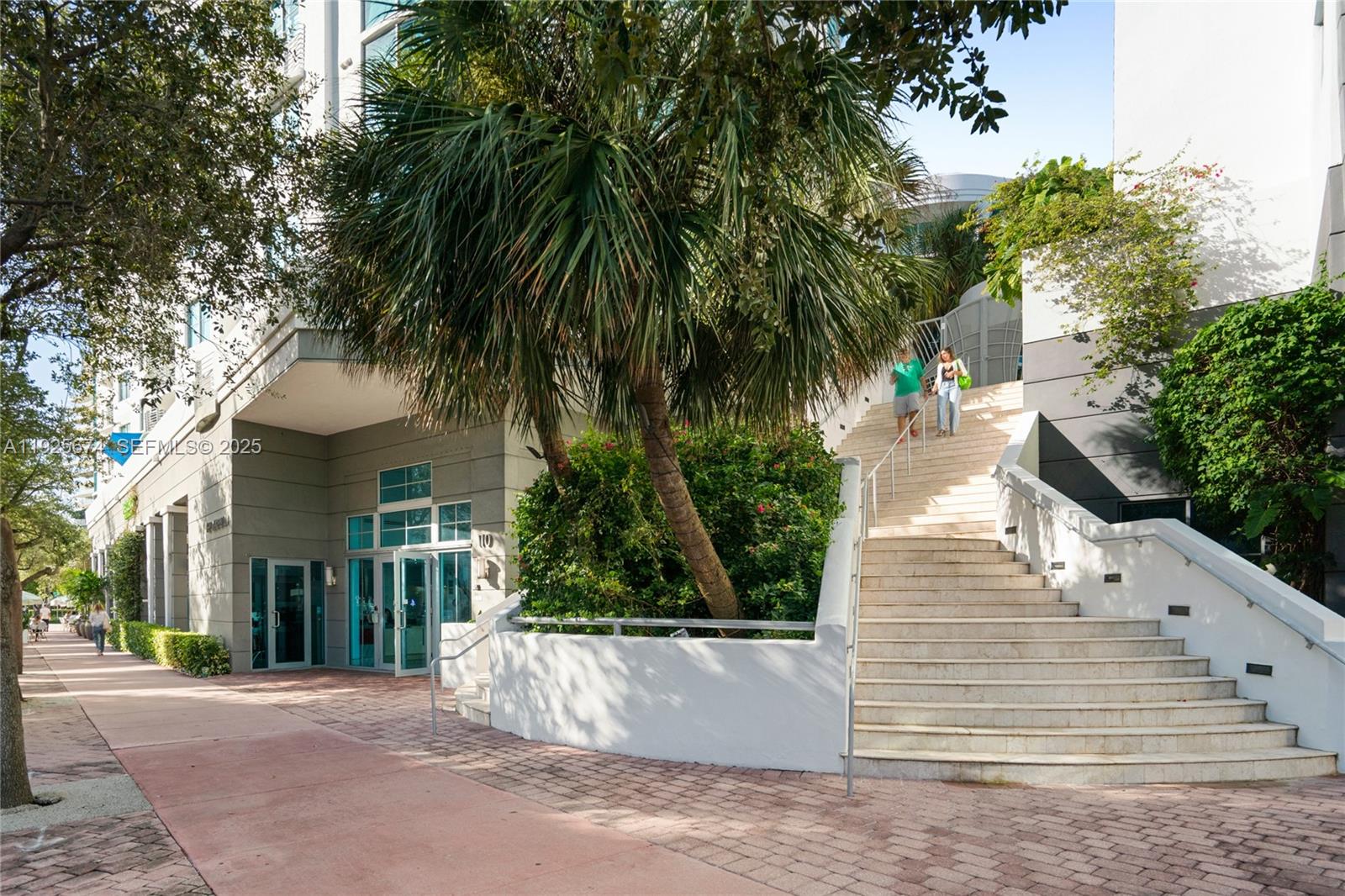 THE COSMOPOLITAN RESIDENCE - Residential