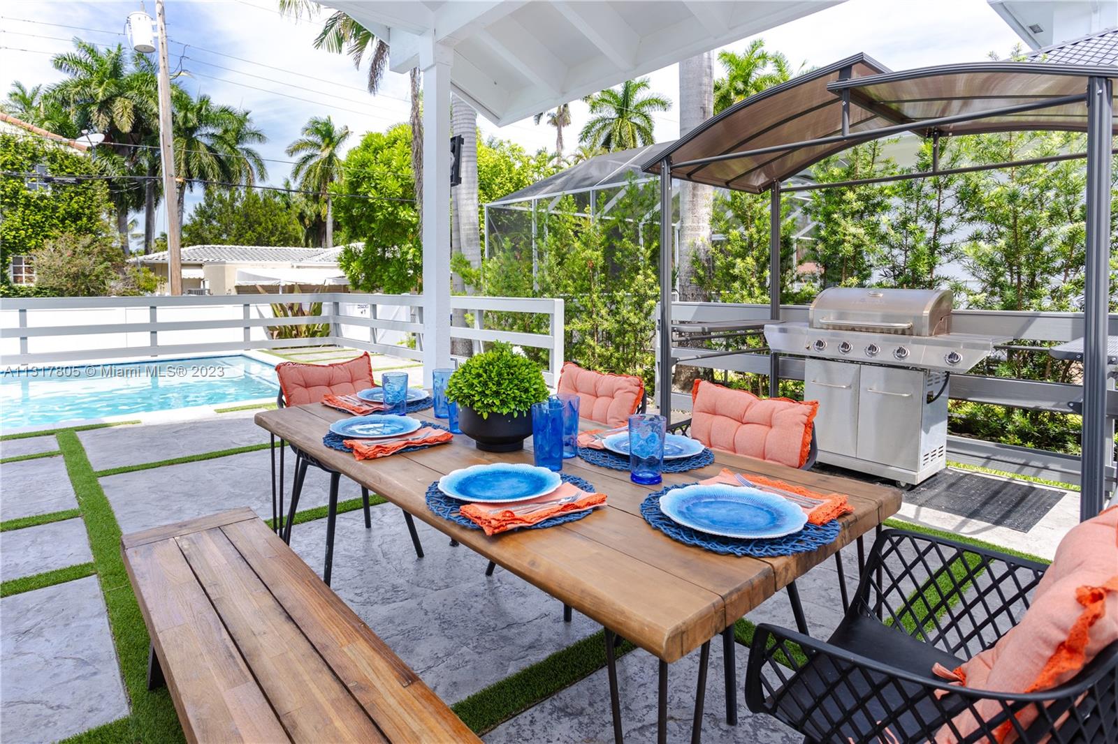 HOLLYWOOD LAKES SECTION - Residential Lease