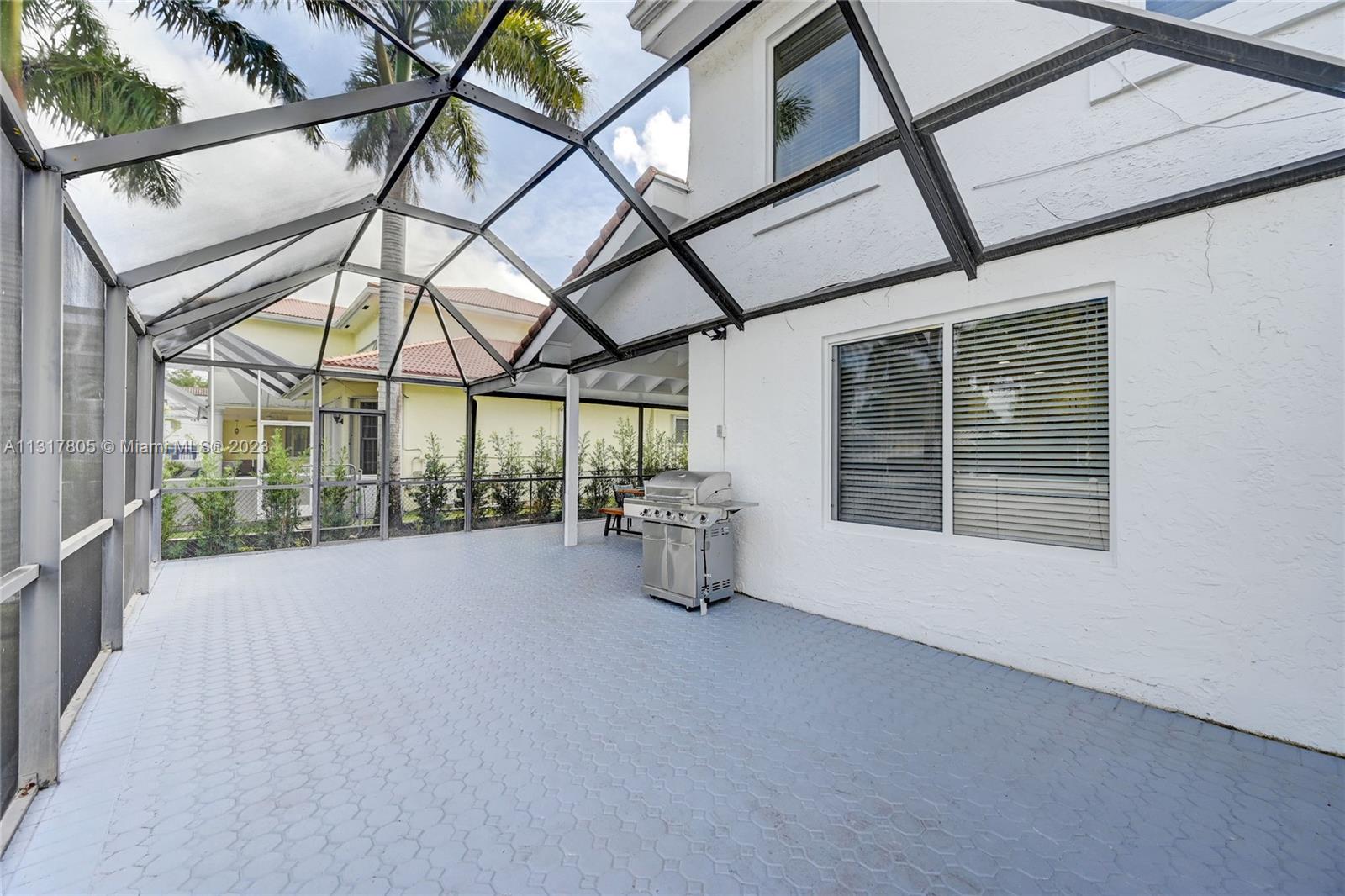 HOLLYWOOD LAKES SECTION - Residential Lease