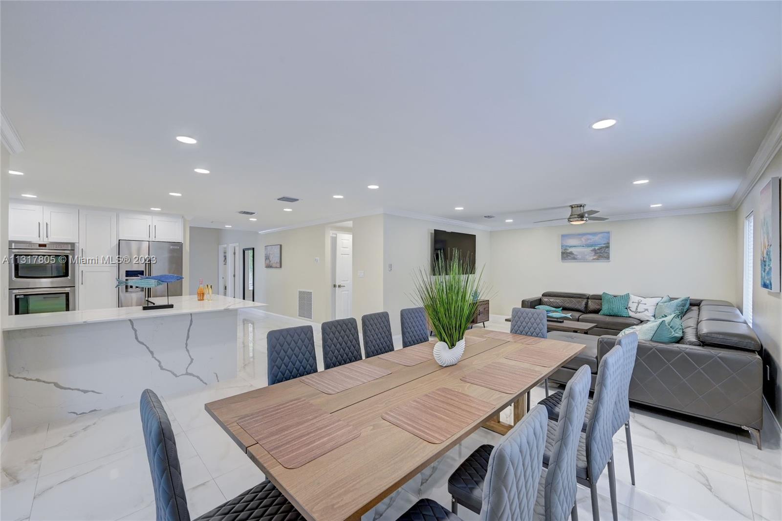 HOLLYWOOD LAKES SECTION - Residential Lease