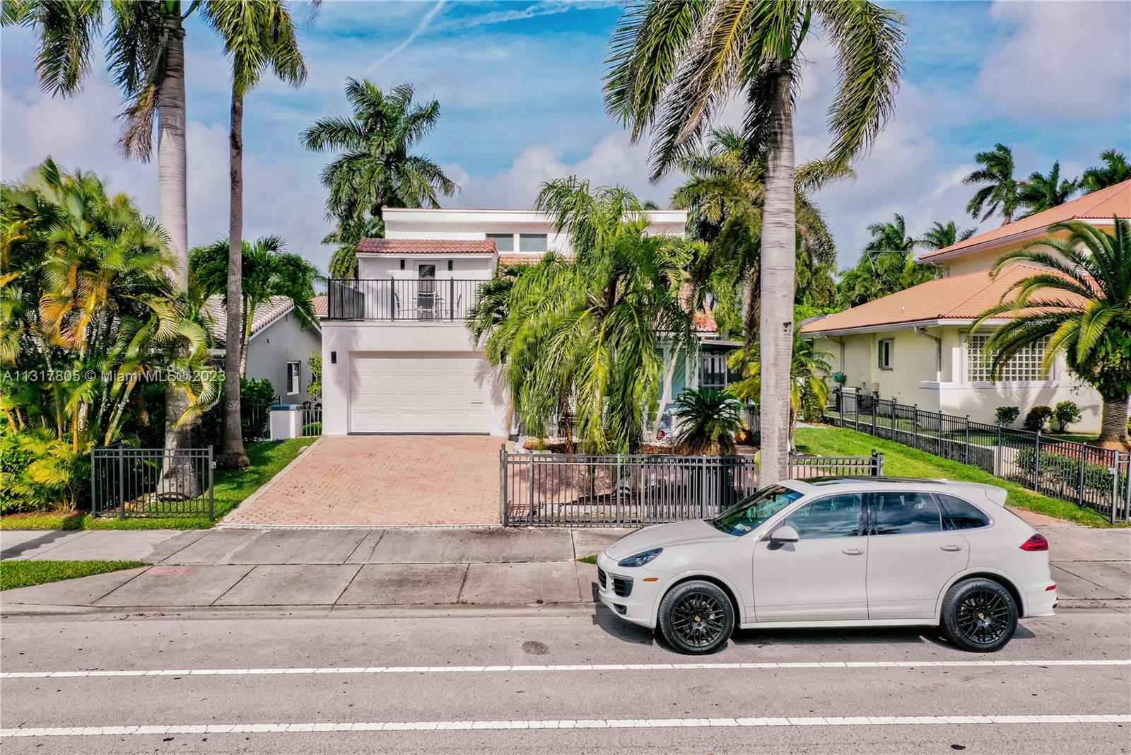 HOLLYWOOD LAKES SECTION - Residential Lease