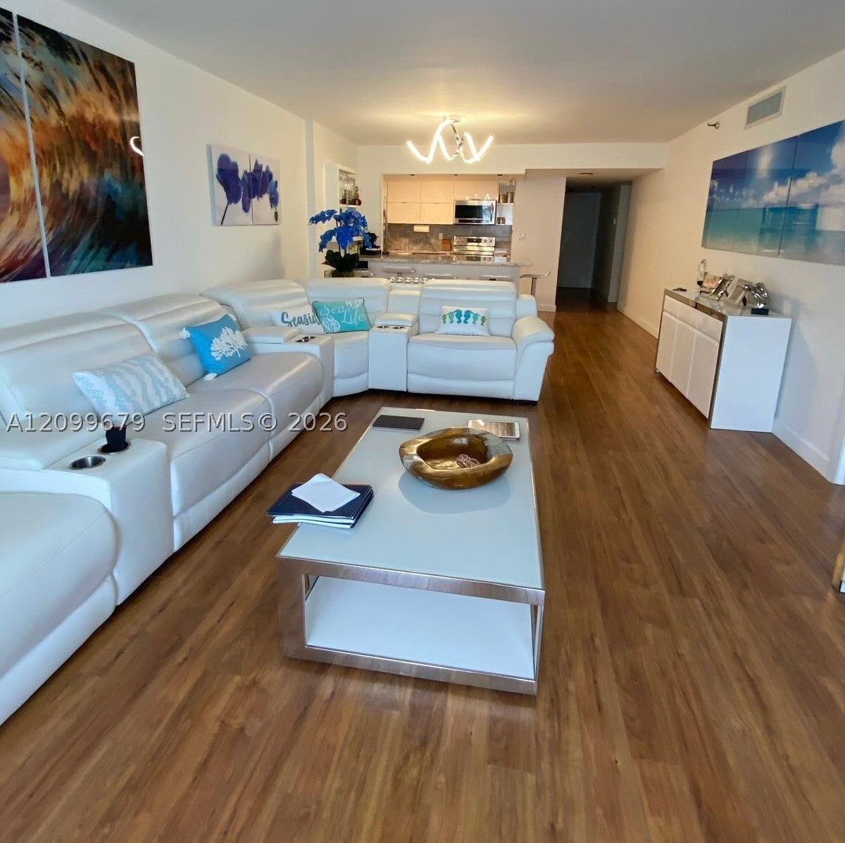 1623 Collins Ave 220