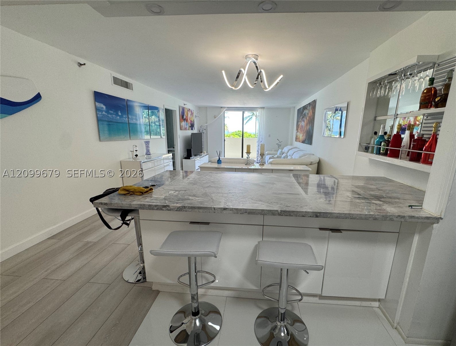 1623 Collins Ave 220