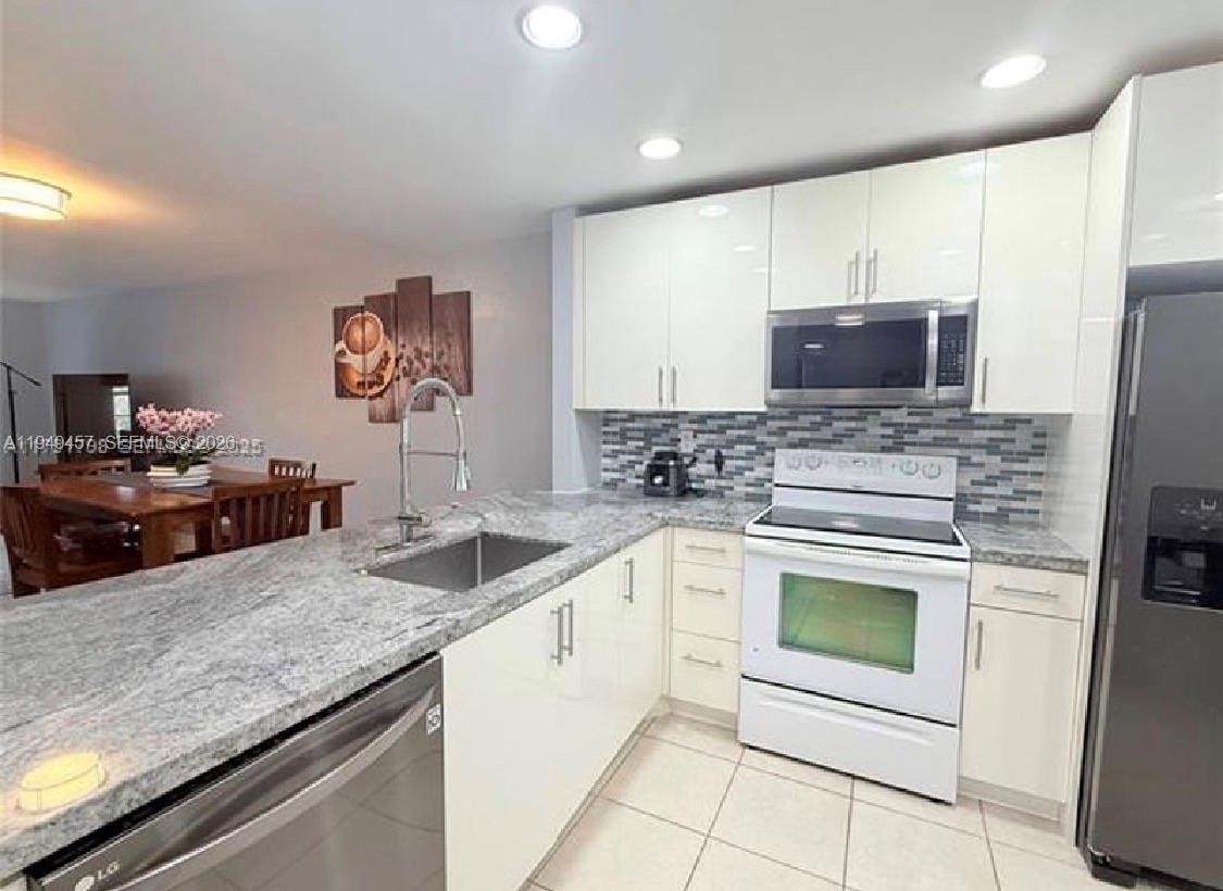 JACARANDA VILLAS NO 2 CON - Residential