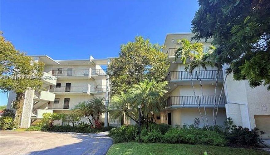 Updated 2 bed, 2 bath condo in a desirable Plantation community with stunning golf course and water views. Featuring a spacious ceramic tile floor plan, a modern kitchen with stainless steel appliances, wooden cabinets, and stone countertops. The living and dining area leads to a large screened balcony. The master suite includes a walk-in closet and a bathroom with a shower. The unit has two assigned parking spaces. Roof replaced in 2023. Sufficient reserves. Conveniently located near major highways, shopping, and dining.