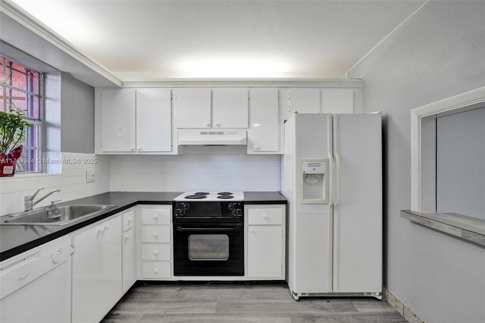 Rental Property at 660 Tennis Club Dr 208, Fort Lauderdale, Broward County, Florida - Bedrooms: 2 
Bathrooms: 2  - $2,075 MO.