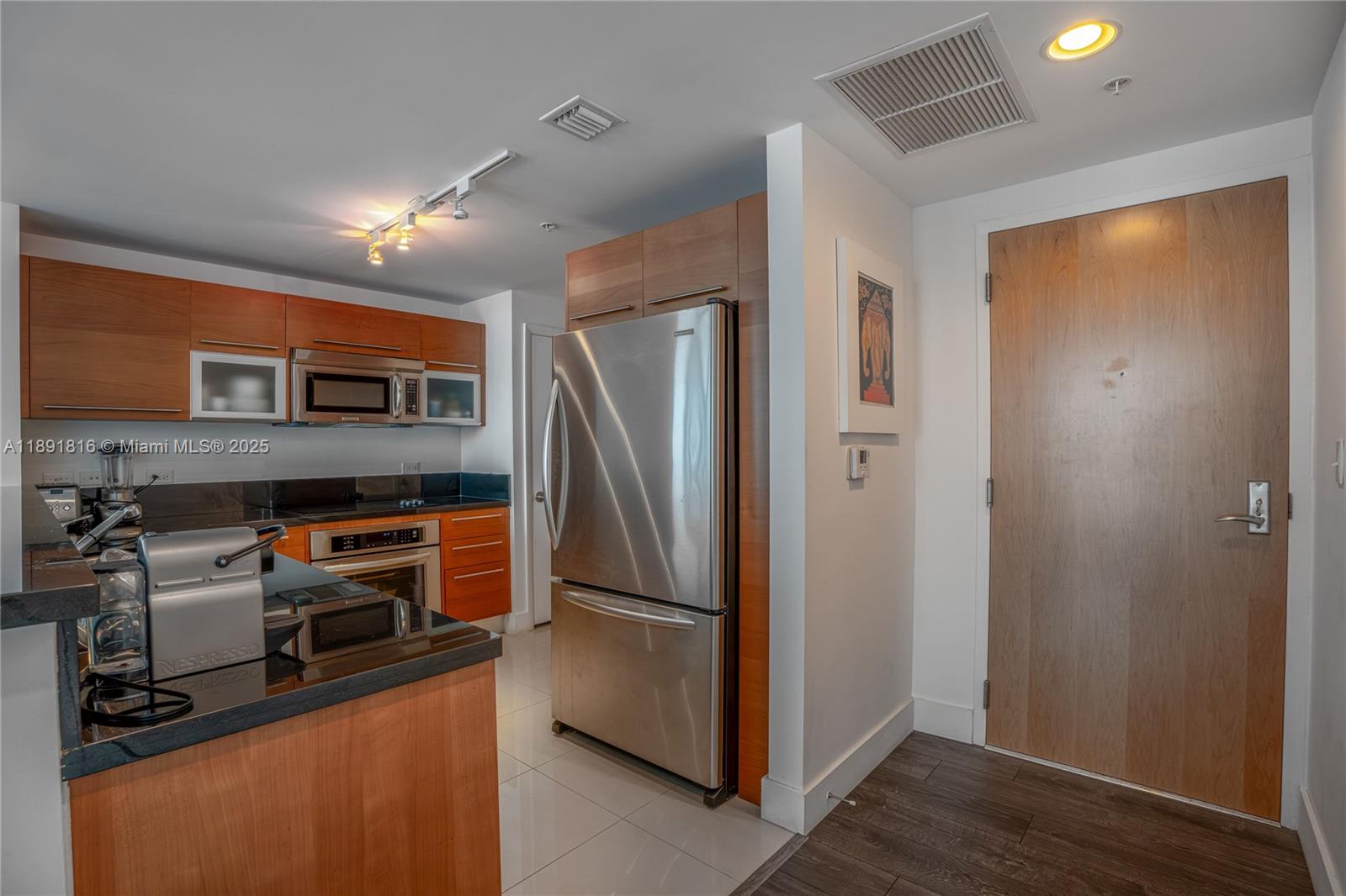 VIZCAYNE SOUTH CONDO - Residential