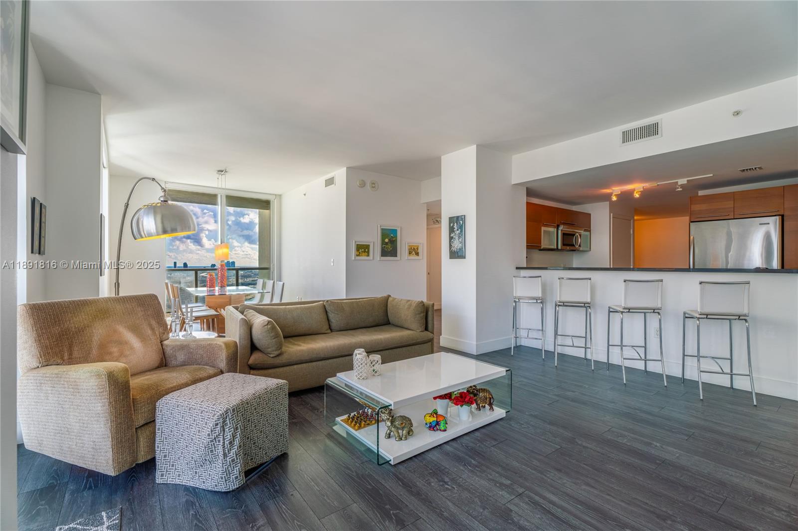 VIZCAYNE SOUTH CONDO - Residential