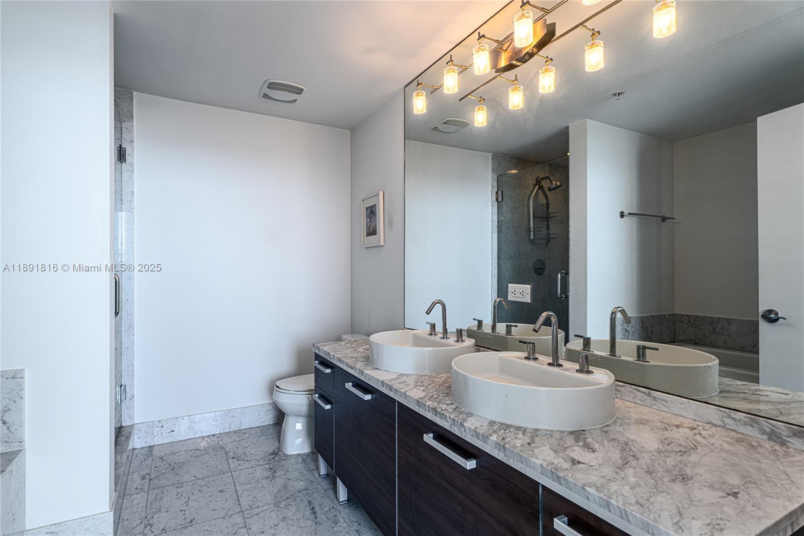 VIZCAYNE SOUTH CONDO - Residential