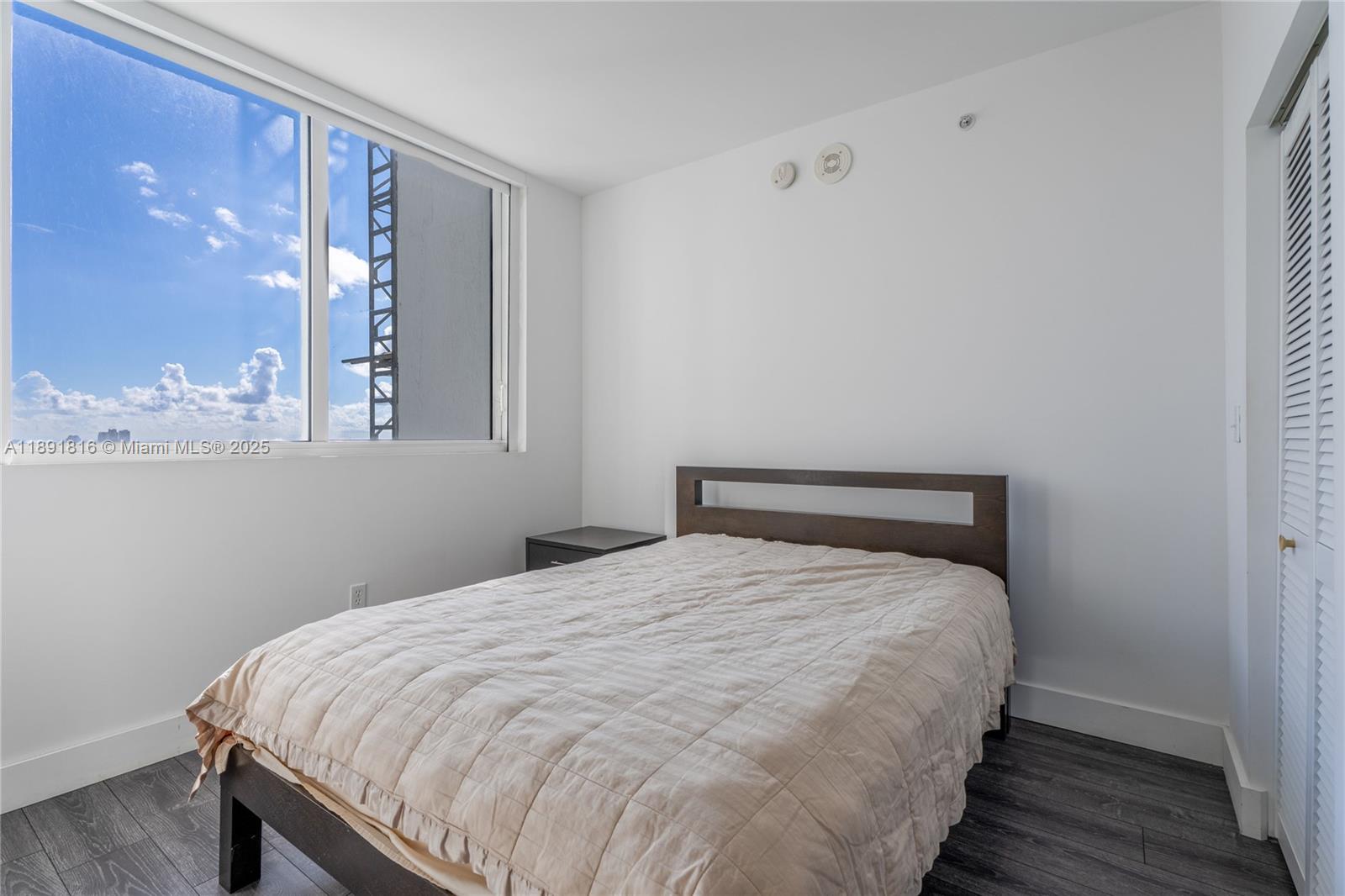 VIZCAYNE SOUTH CONDO - Residential