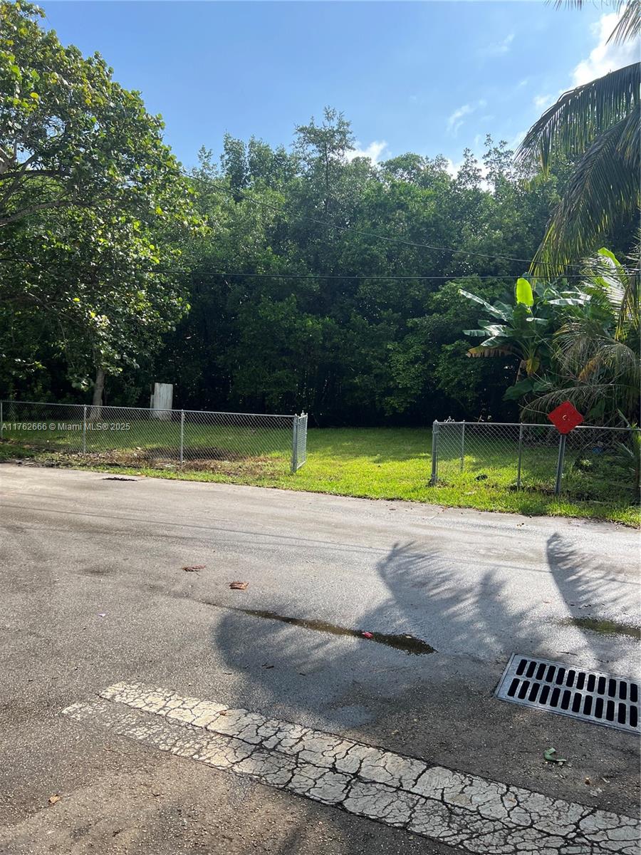 Looking for a prime piece of land in N. Miami Beach to build your dream project? Look no further! We have an incredible opportunity for you to own a piece of land that allows u to build a property. Located in a highly desirable area, is perfect for developers, investors, or anyone looking to build their own property. With its prime location, you'll attract tenants or buyers easily, making this a great investment. Is situated in a quiet & peaceful neighborhood, its stone's throw away from all the amenities N Mia Beach has to offer. Close to shopping centers, restaurants, schools, and parks, making it an ideal location for families, young professionals & retirees alike. Don't miss out built up to several dwellings!!! Contact us today /schedule a viewing and start planning your dream project