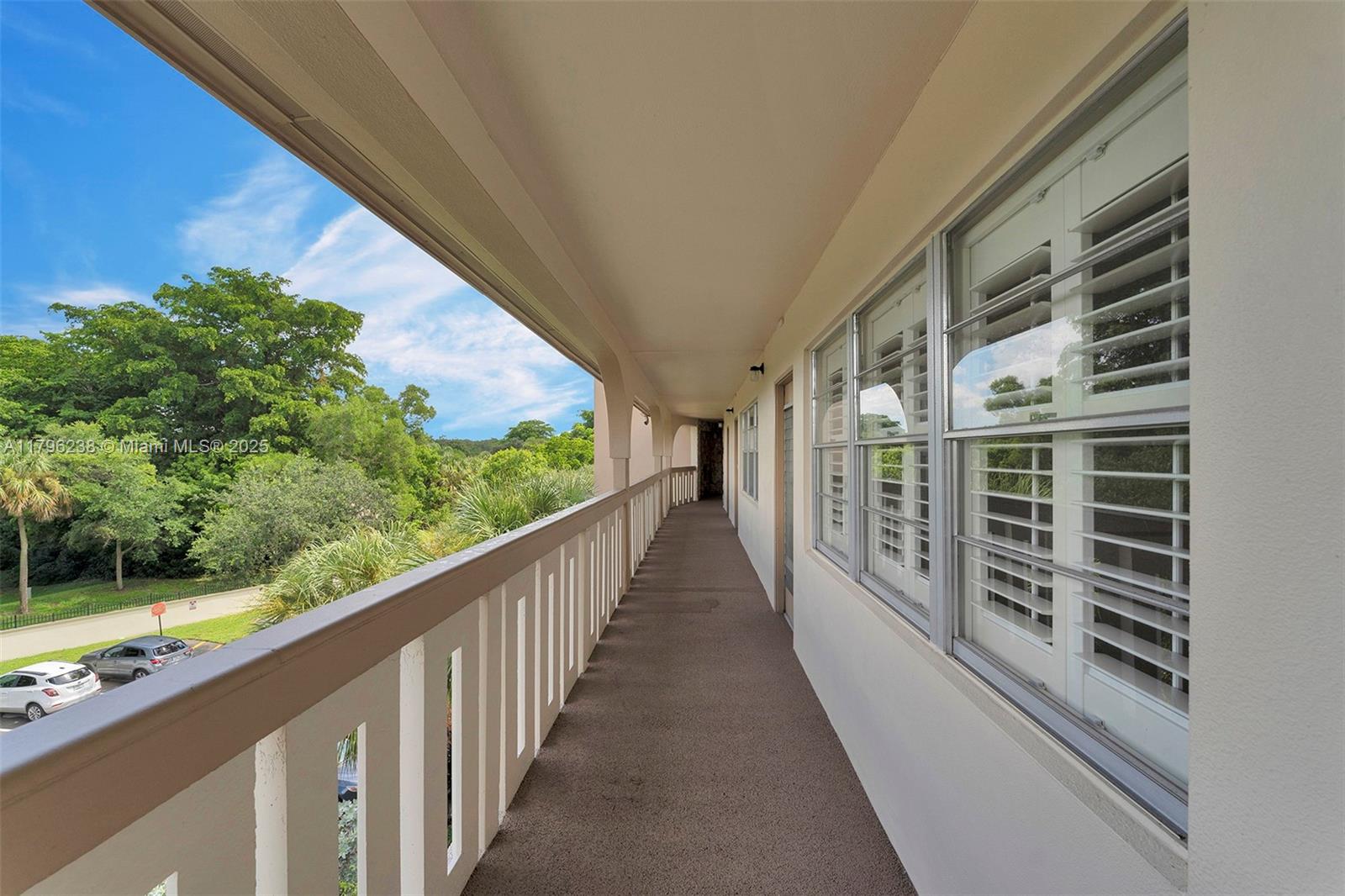 2301 Lucaya Ln J4