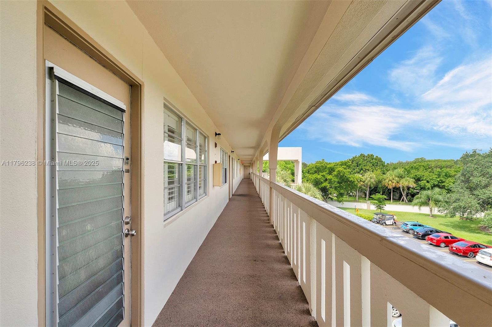 2301 Lucaya Ln J4