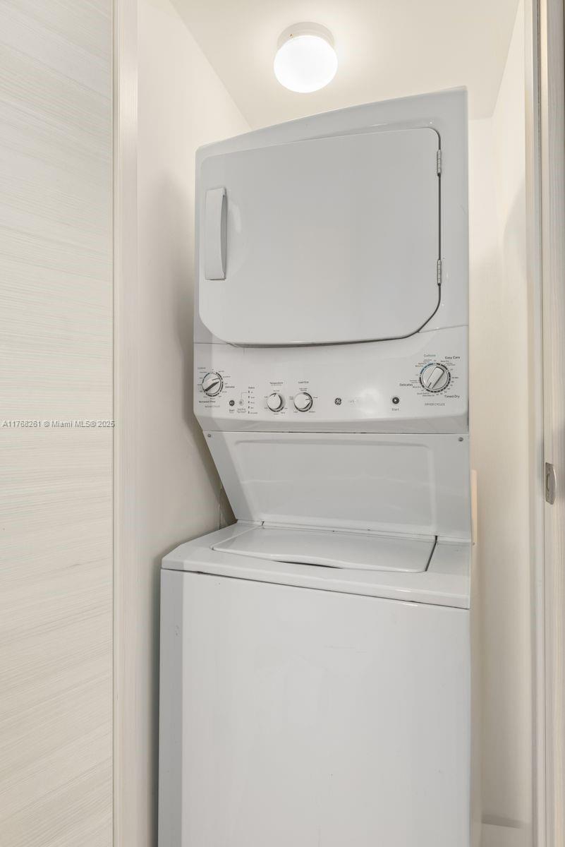 801 SMA RESIDENCES CONDO - Residential
