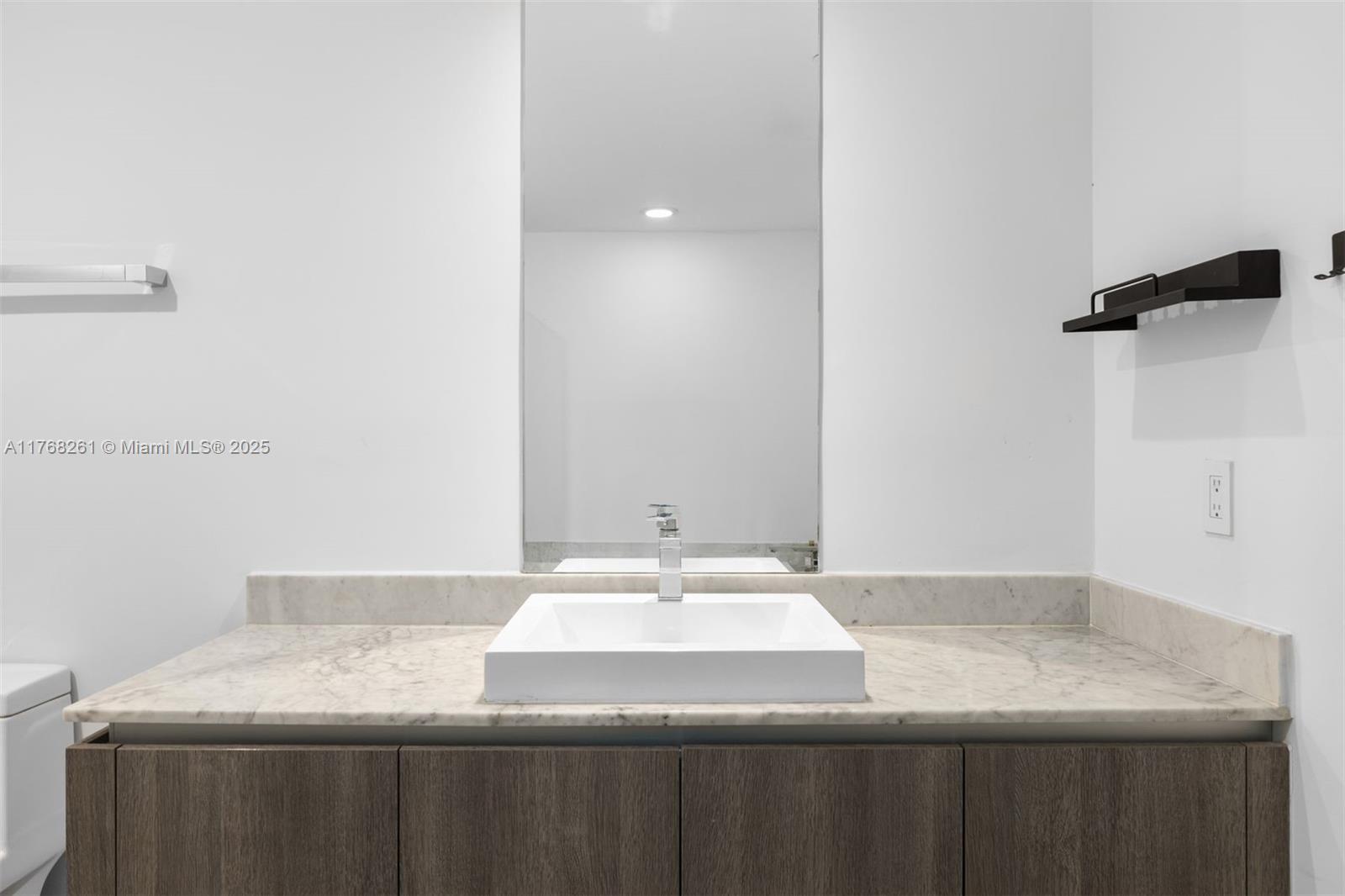 801 SMA RESIDENCES CONDO - Residential