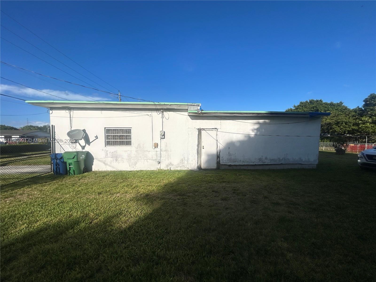 2944 NW 61st St, Miami, FL, 33142/$450,000 3 2944 NW 61st St