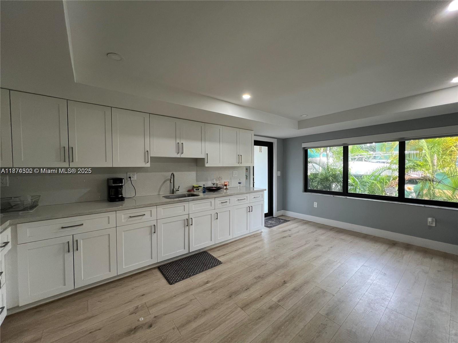 860 NW 18th Pl