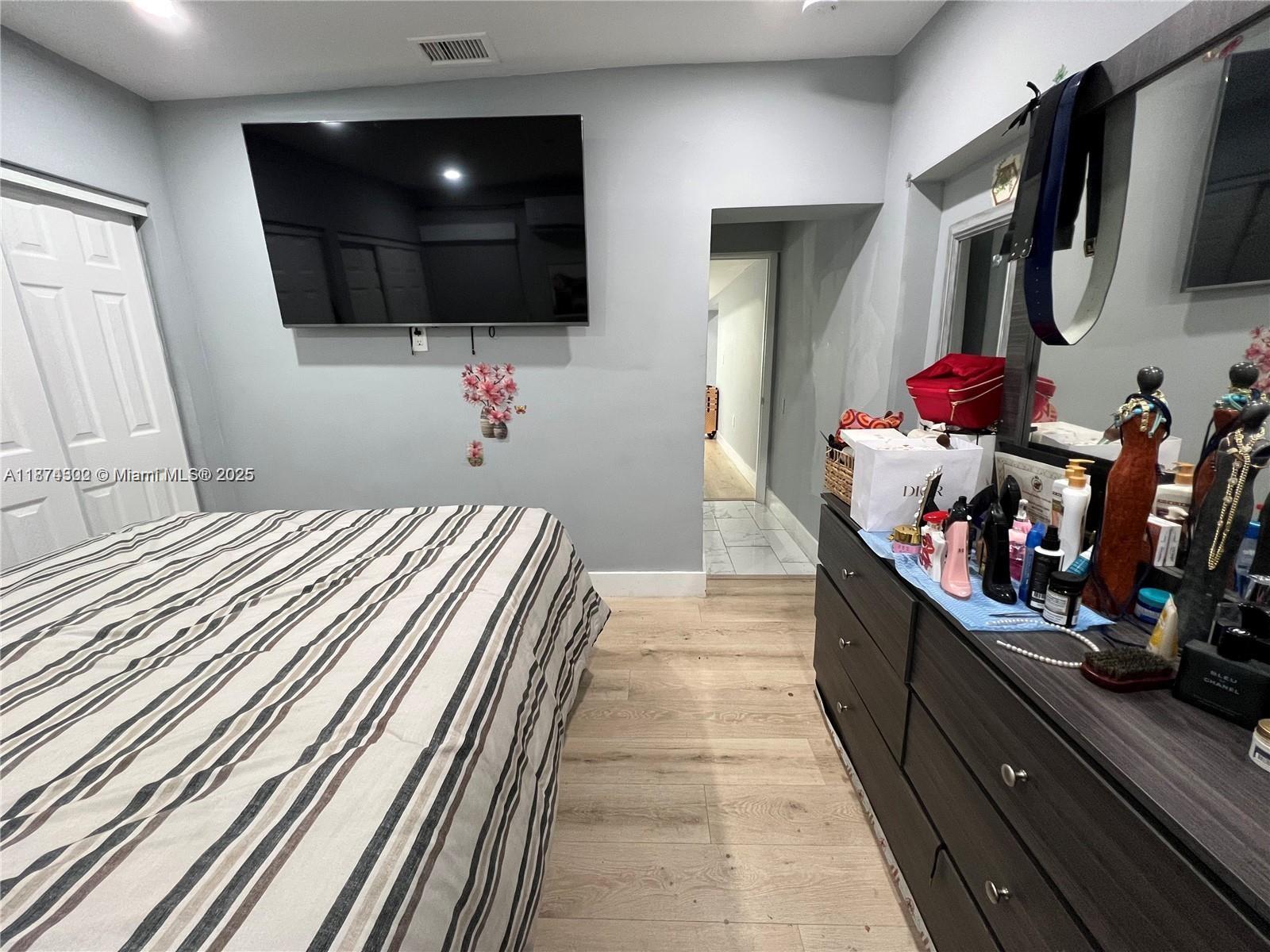 860 NW 18th Pl